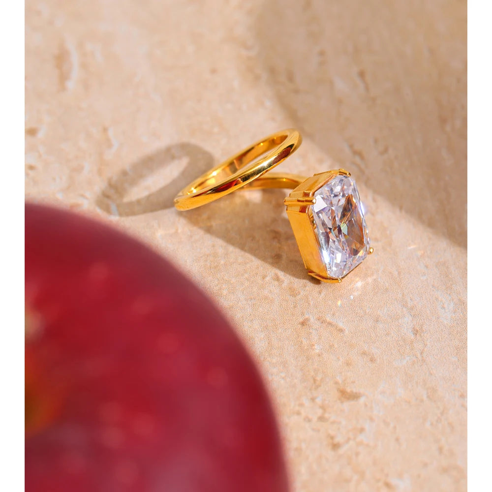 Isalene  Ring Seraphina Radiance Ring