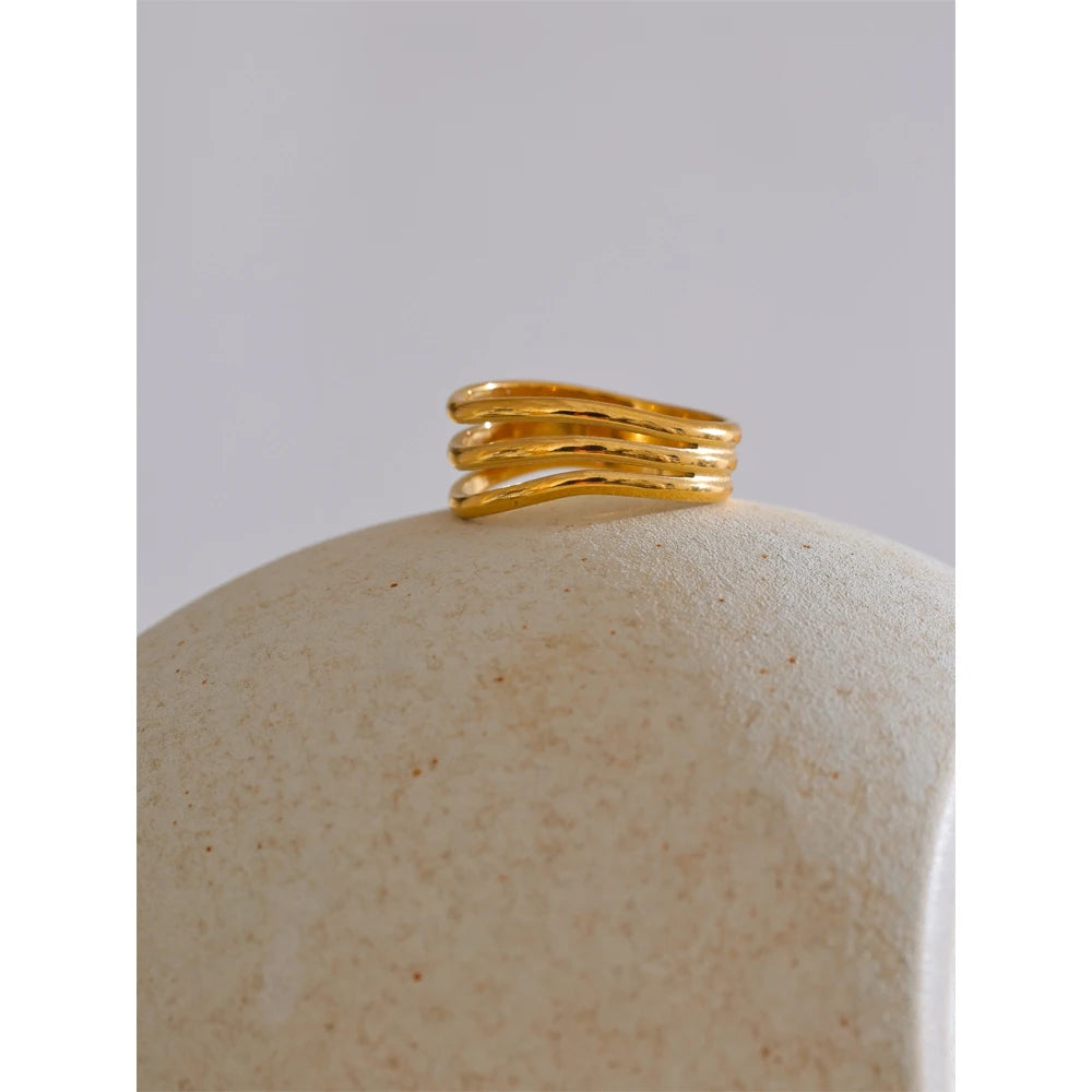Isalene  Ring Serena Wave Band