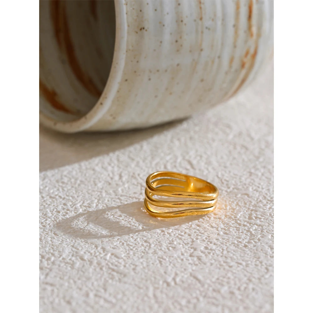 Isalene  Ring Serena Wave Band