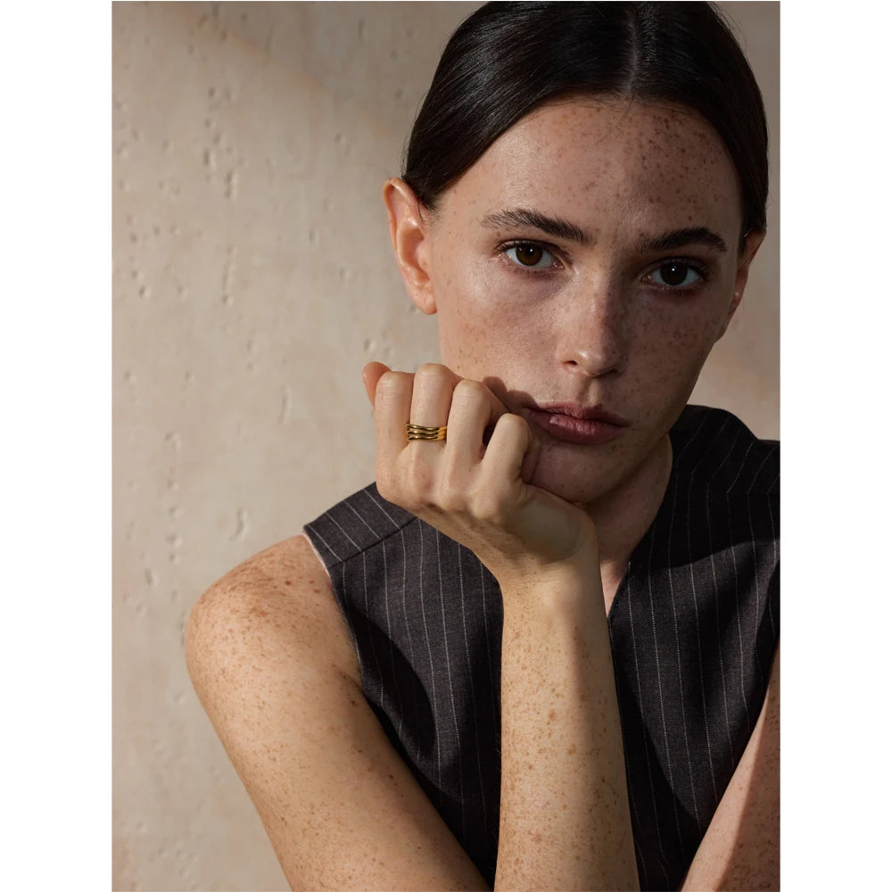 Isalene  Ring Serena Wave Band