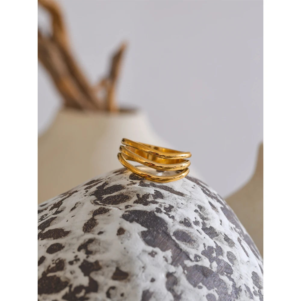 Isalene  Ring Serena Wave Band