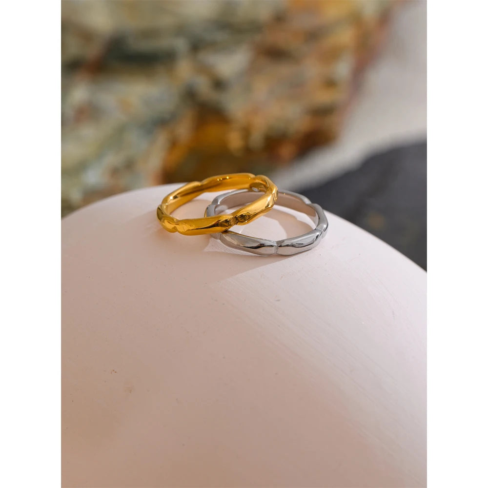 Isalene  Ring Sierra Smooth Textured Band