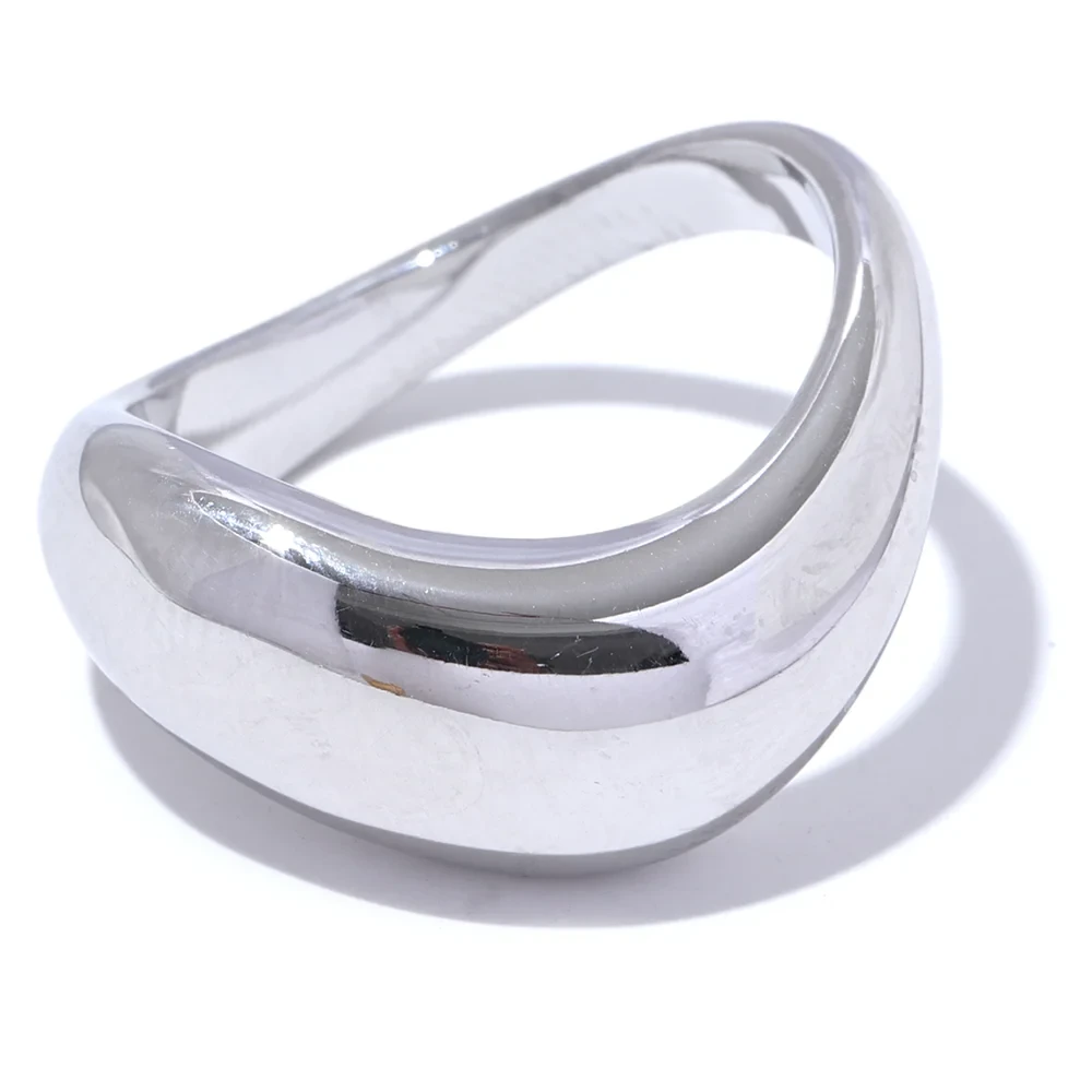 Isalene  Ring Silver / 6 Sculpted Bold Wave Ring