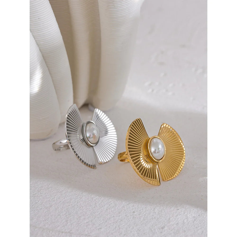 Isalene  Ring Solara Fan Pearl Ring