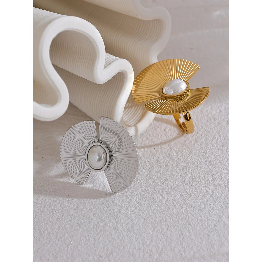 Isalene  Ring Solara Fan Pearl Ring