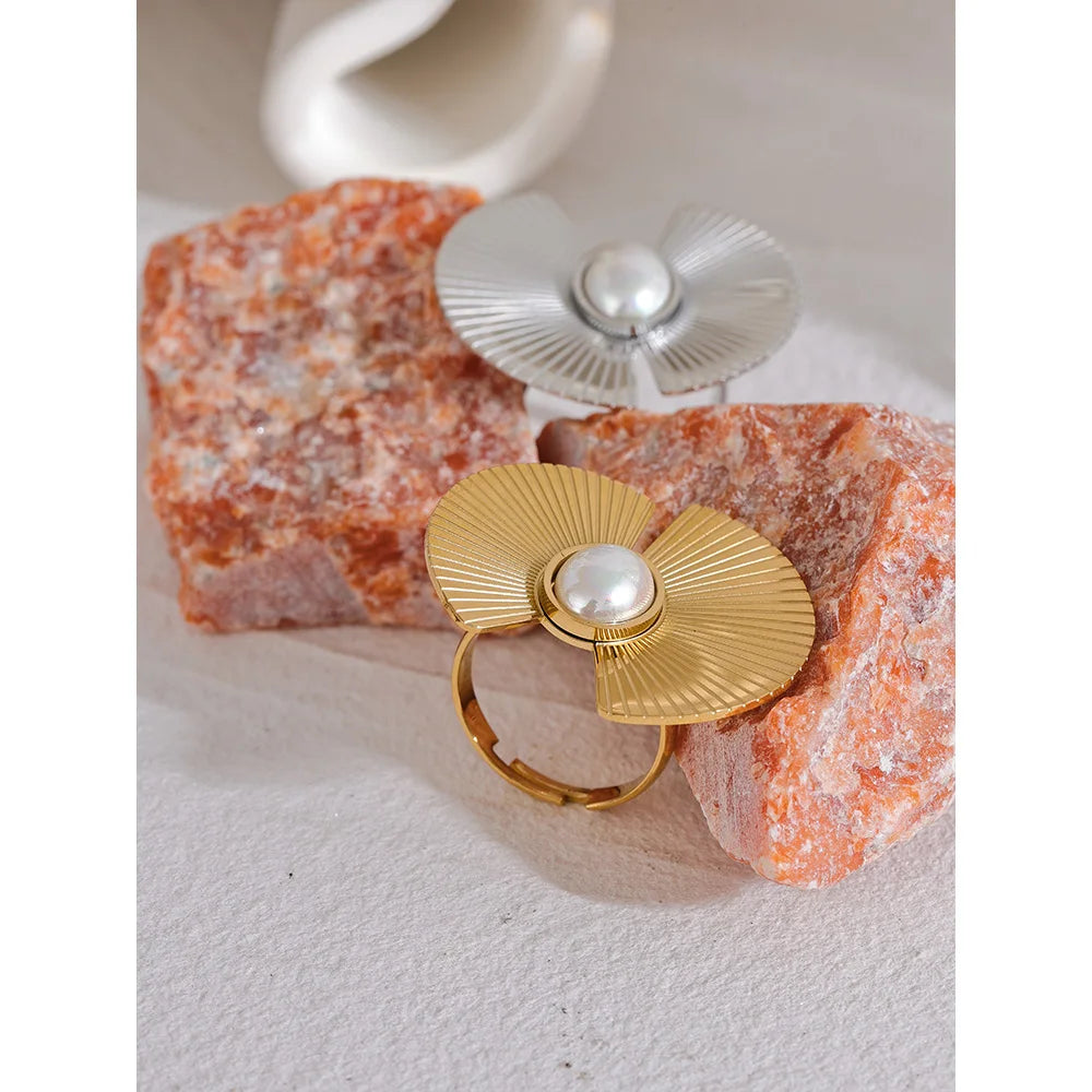 Isalene  Ring Solara Fan Pearl Ring