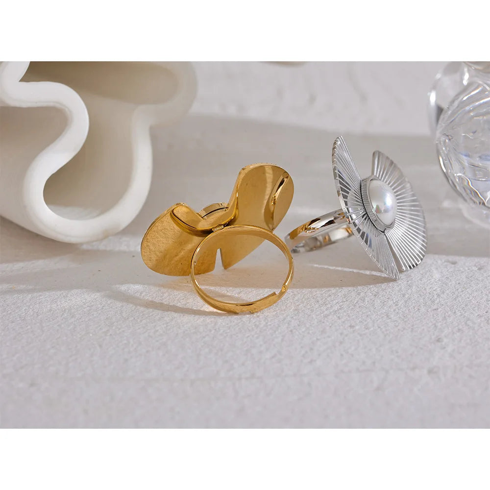 Isalene  Ring Solara Fan Pearl Ring