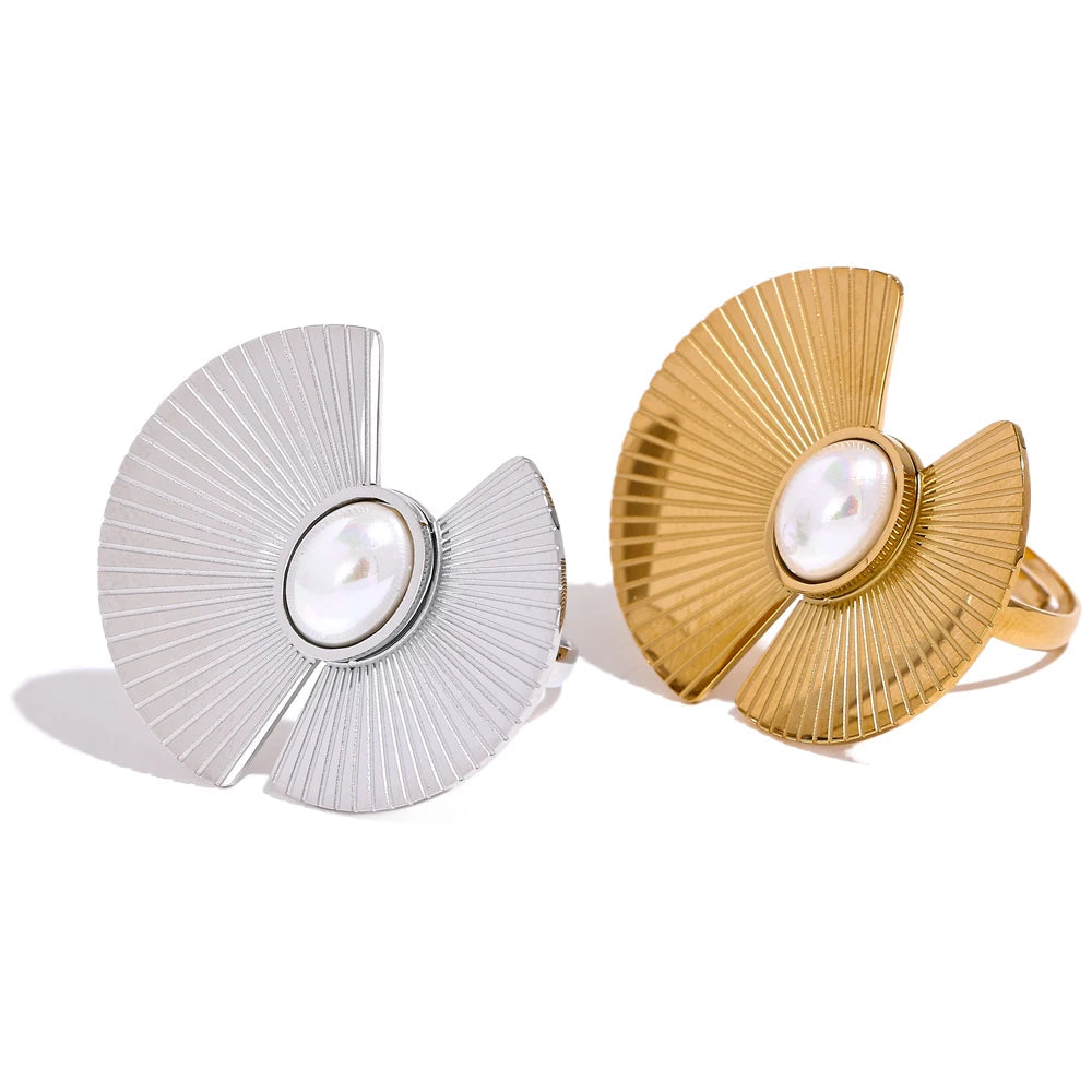 Isalene  Ring Solara Fan Pearl Ring