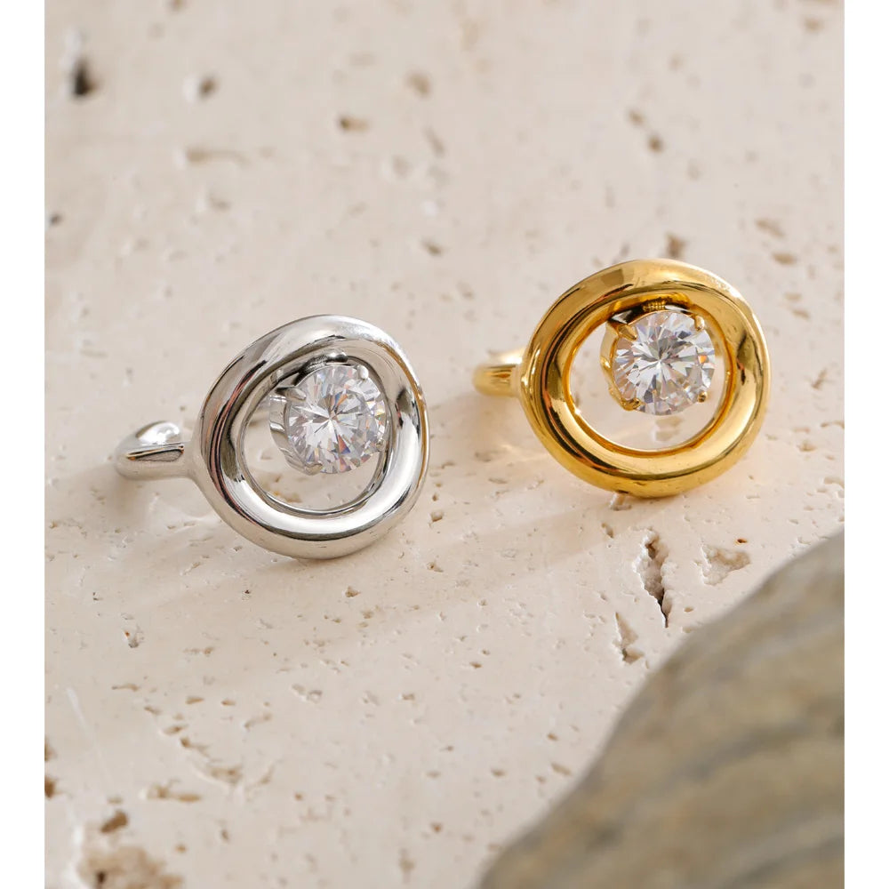 Isalene  Ring Solara Halo Ring