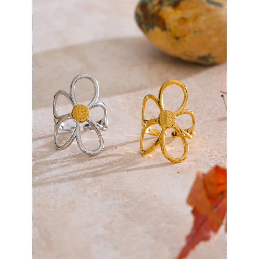 Isalene  Ring Solenne Bloom Ring
