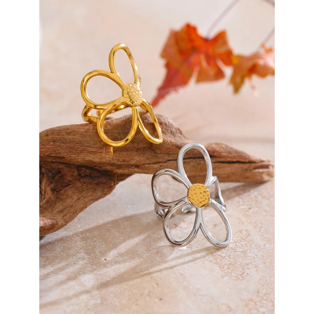 Isalene  Ring Solenne Bloom Ring