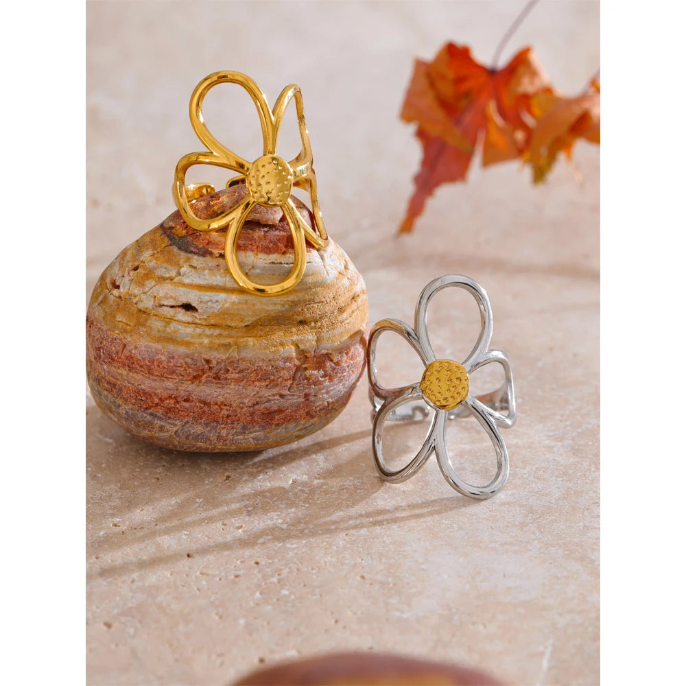 Isalene  Ring Solenne Bloom Ring