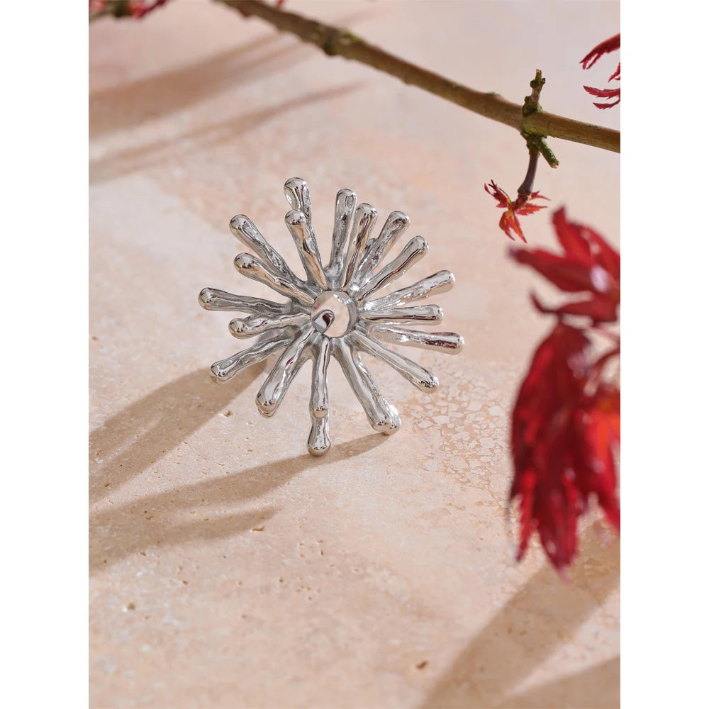 Isalene  Ring Solenne Burst Ring