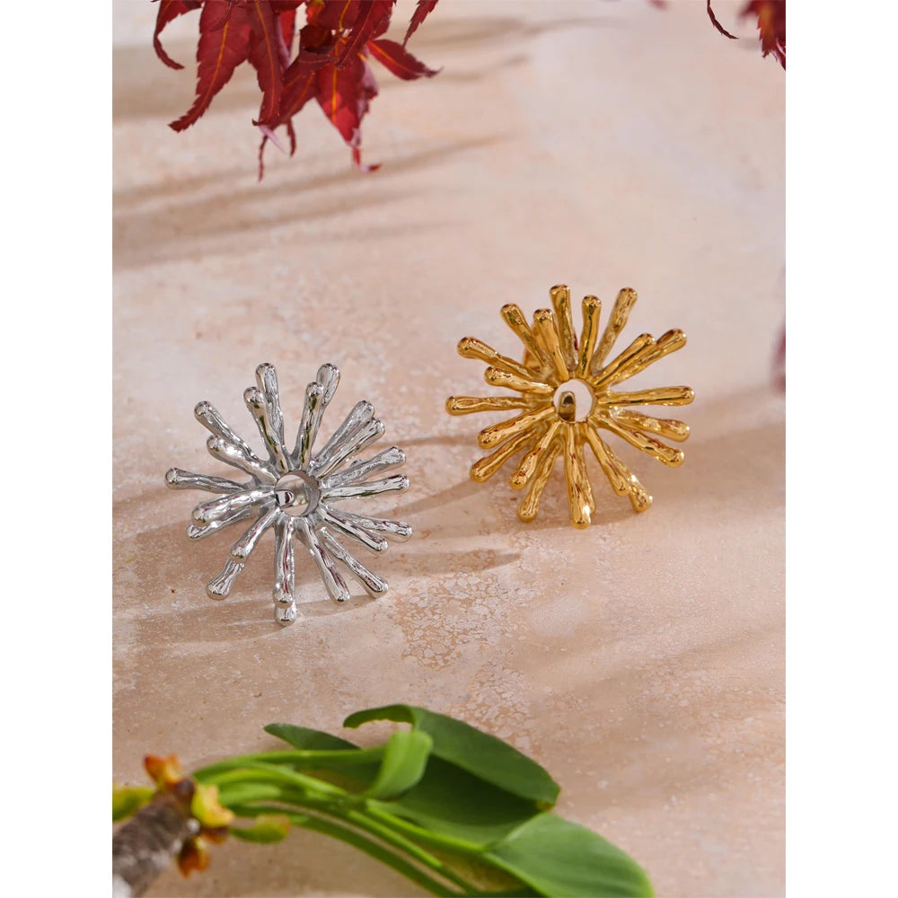 Isalene  Ring Solenne Burst Ring