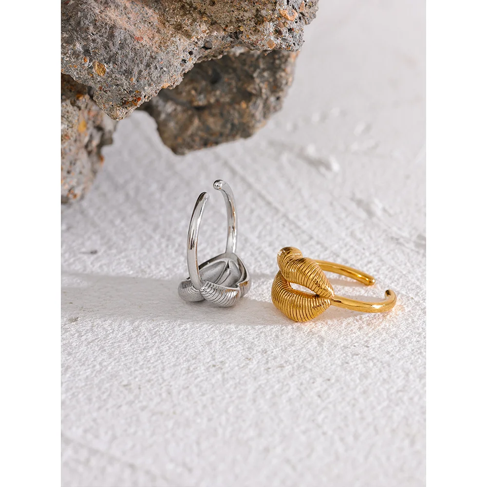 Isalene  Ring Soraya Lips Statement Ring