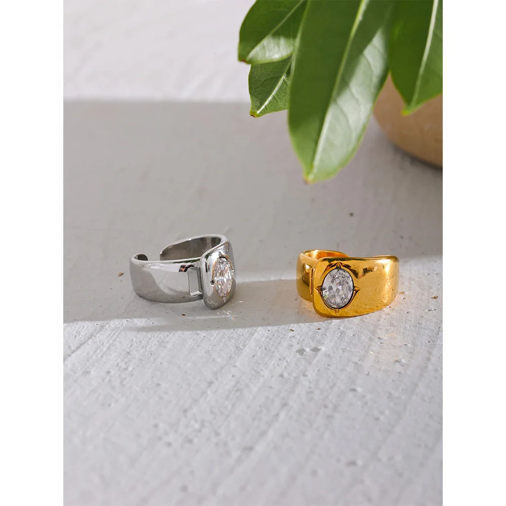 Isalene  Ring Stella Stone Band