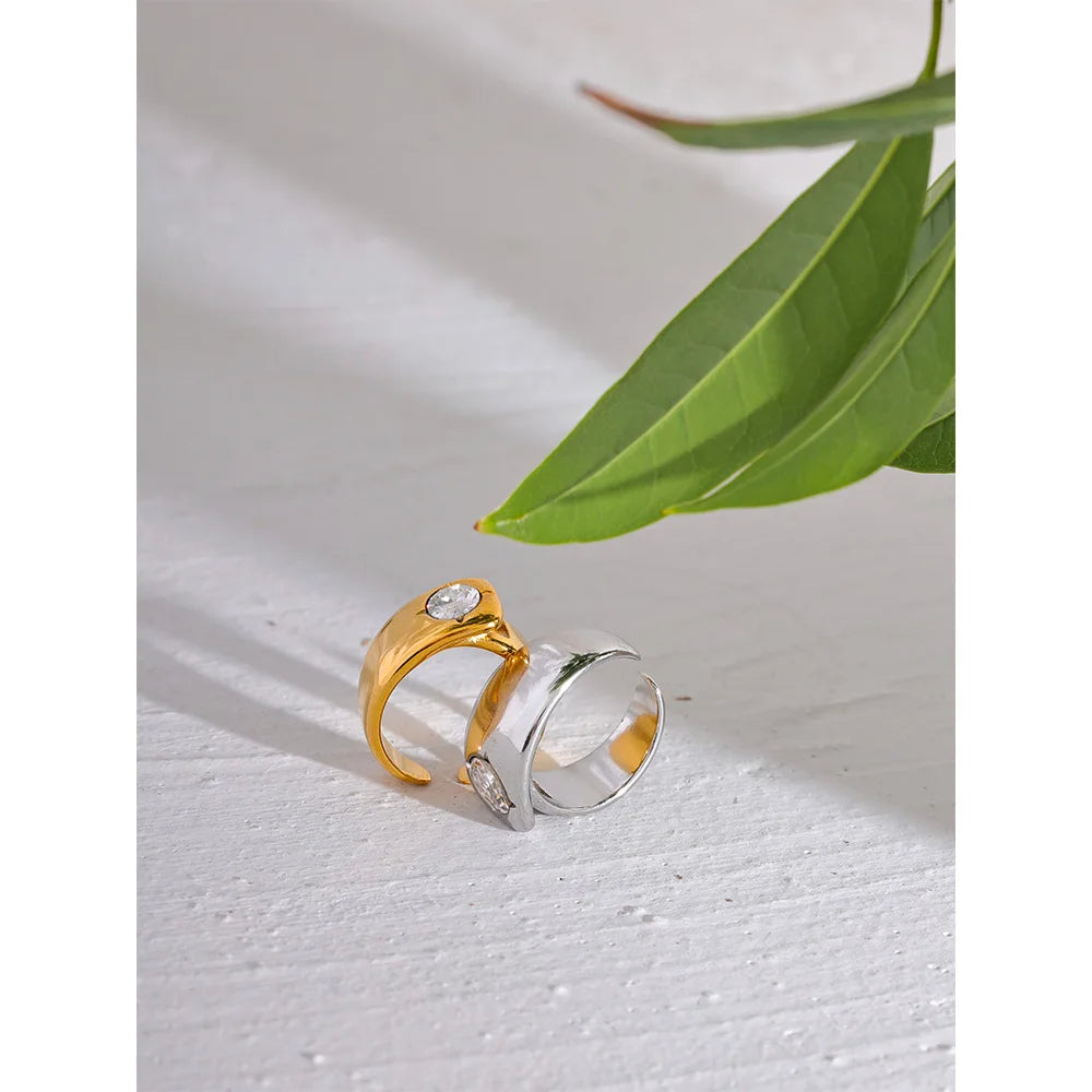 Isalene  Ring Stella Stone Band