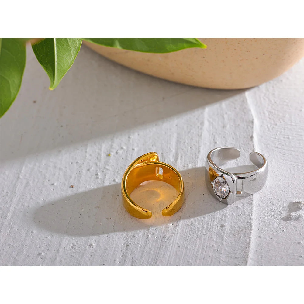 Isalene  Ring Stella Stone Band