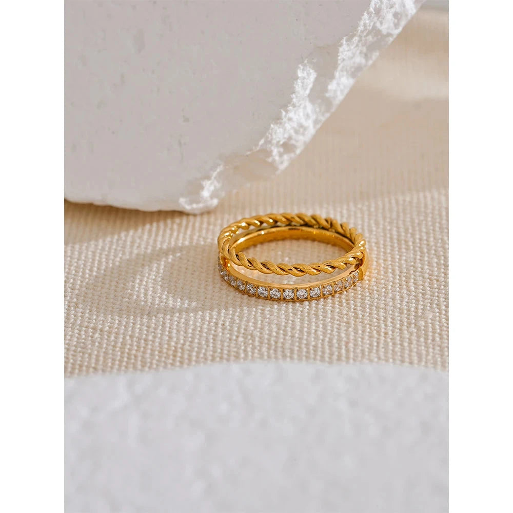 Isalene  Ring Twila Pavé Twist Ring