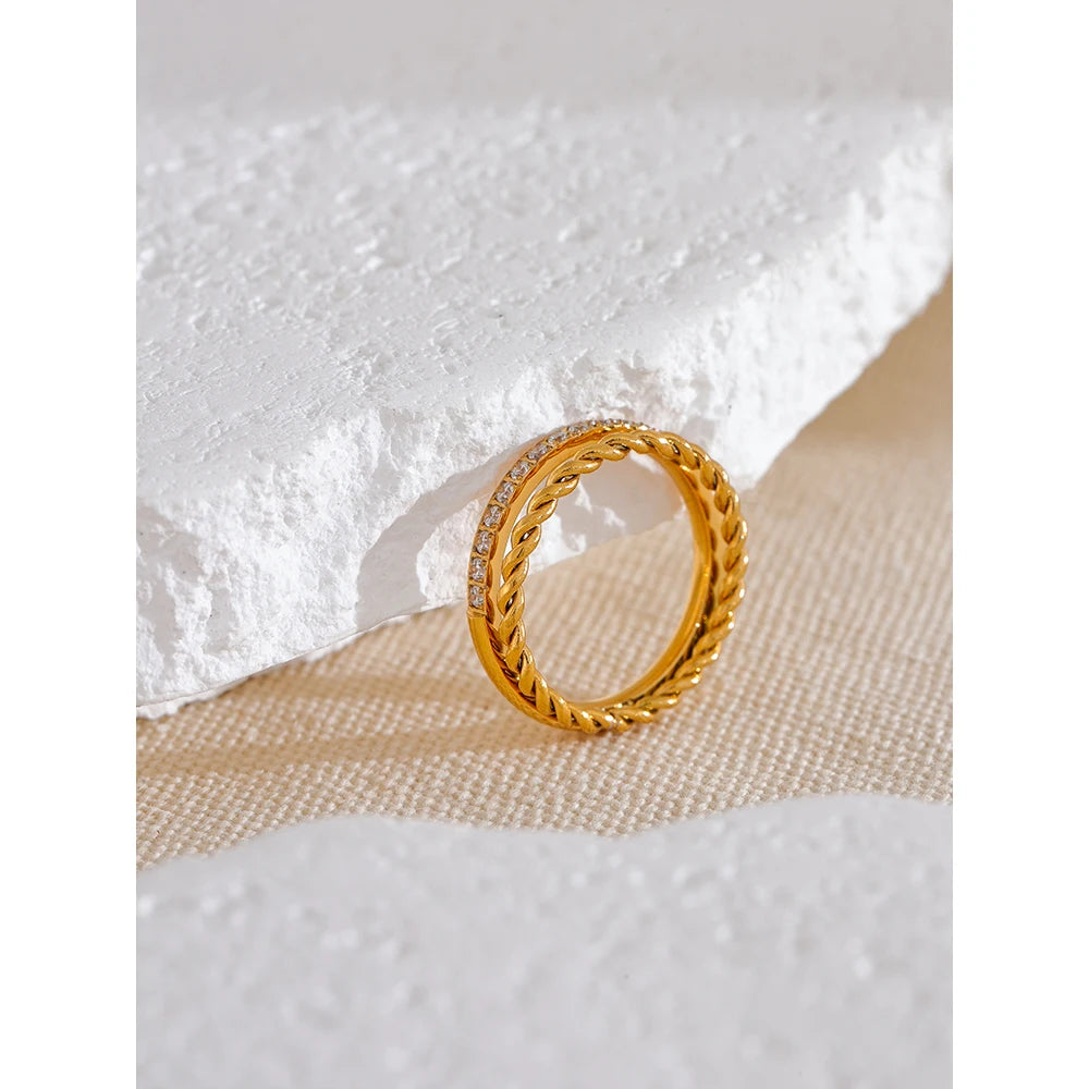 Isalene  Ring Twila Pavé Twist Ring