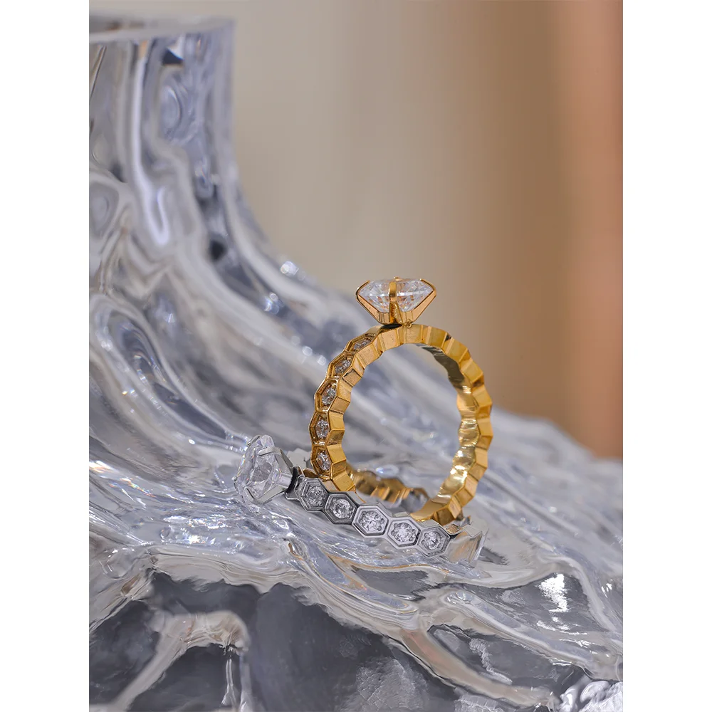 Isalene  Ring Zélie Crystal Crown Ring