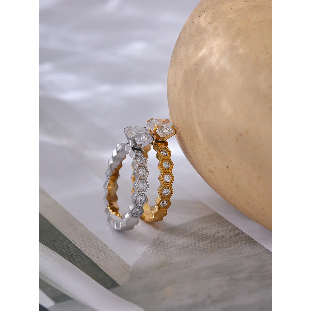 Isalene  Ring Zélie Crystal Crown Ring