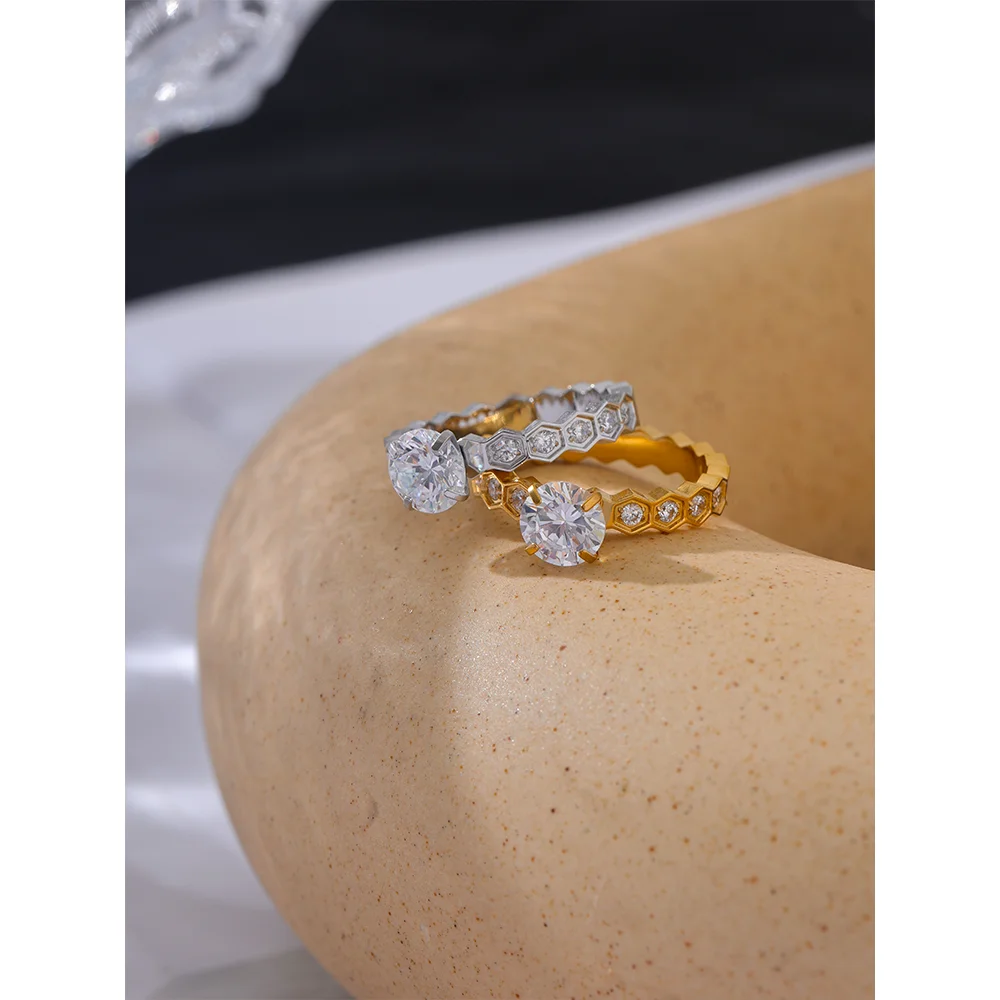 Isalene  Ring Zélie Crystal Crown Ring