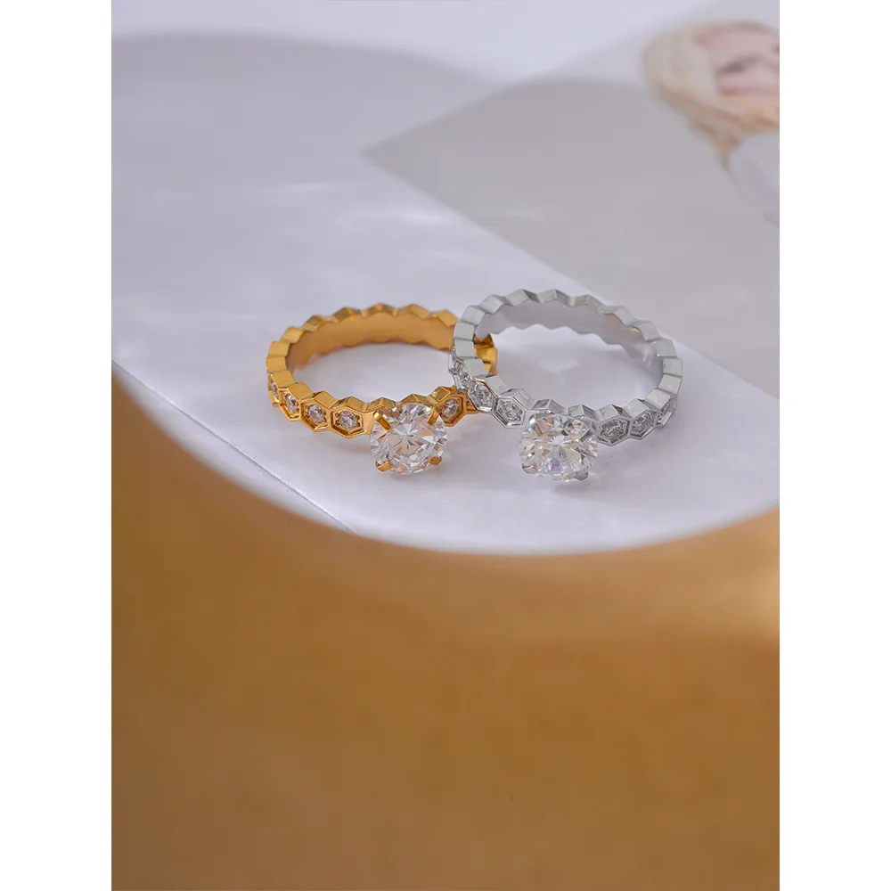 Isalene  Ring Zélie Crystal Crown Ring
